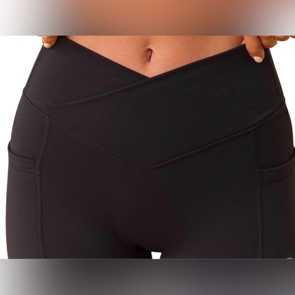 Blogilates Women's Crisscross High-Rise
Leggings - Picture 3 of 7